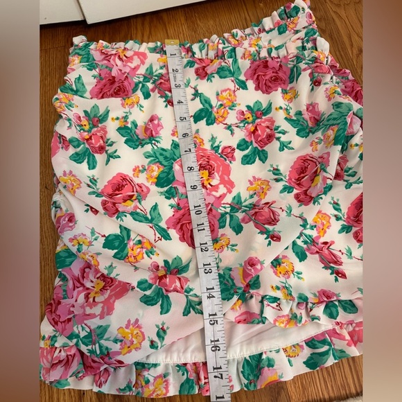 For Love & Lemons Becca Mini Skirt in Ivory With Pink Flowers size Medium - Picture 5 of 11